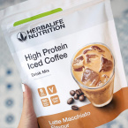High Protein Iced Coffee – Latte Macchiato – Protein och Kaffe High Protein Iced Coffee Latte Macchiato – proteinrikt iskaffe utan tillsatt socker – 15 g protein och 80 kcal per portion