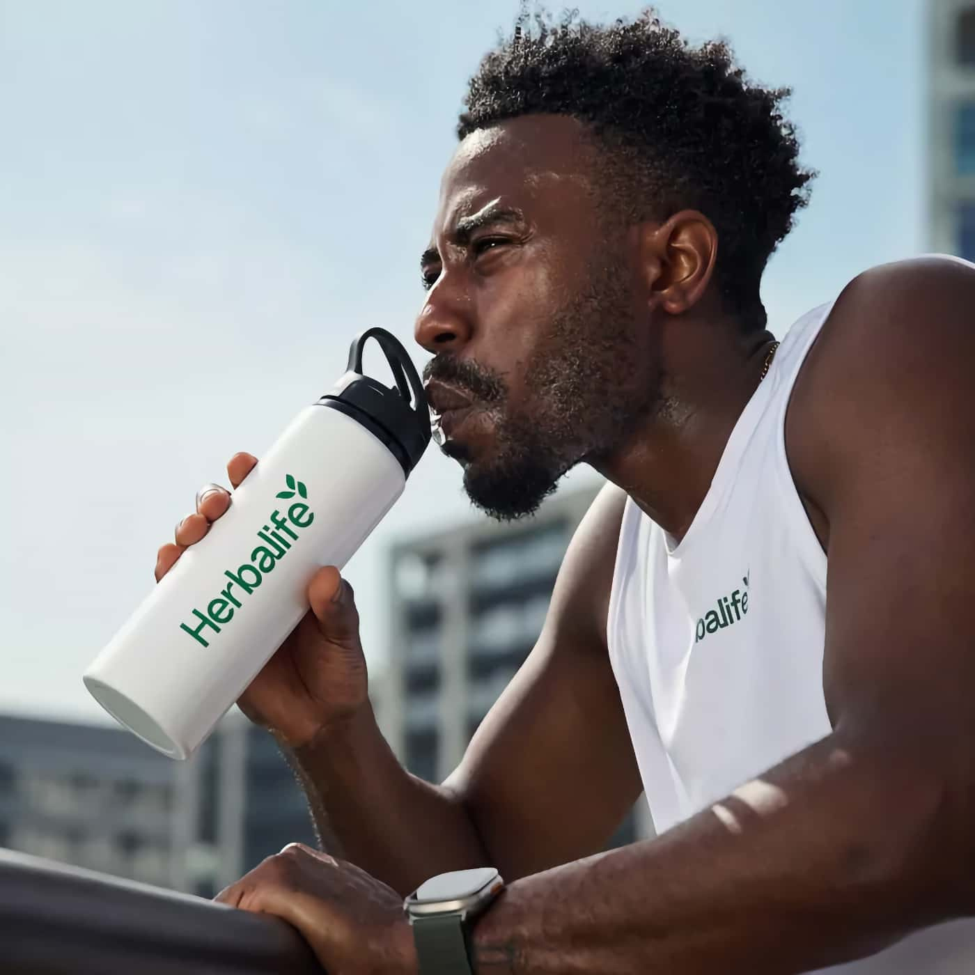 Herbalife H24 Hydrate kalorisnål elektrolytdryck med apelsinsmak i stickformat för träning och sport